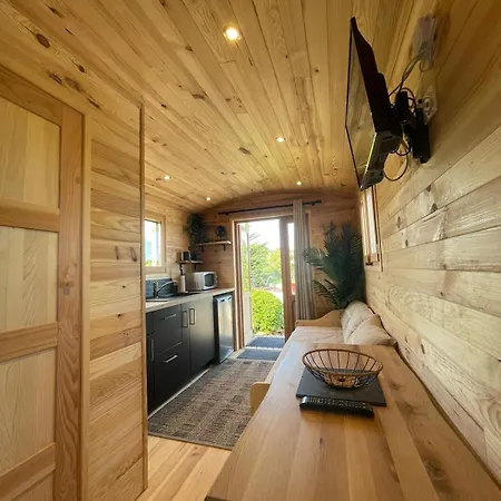 Semesterpark La Roulotte Les Mazets D'assignan